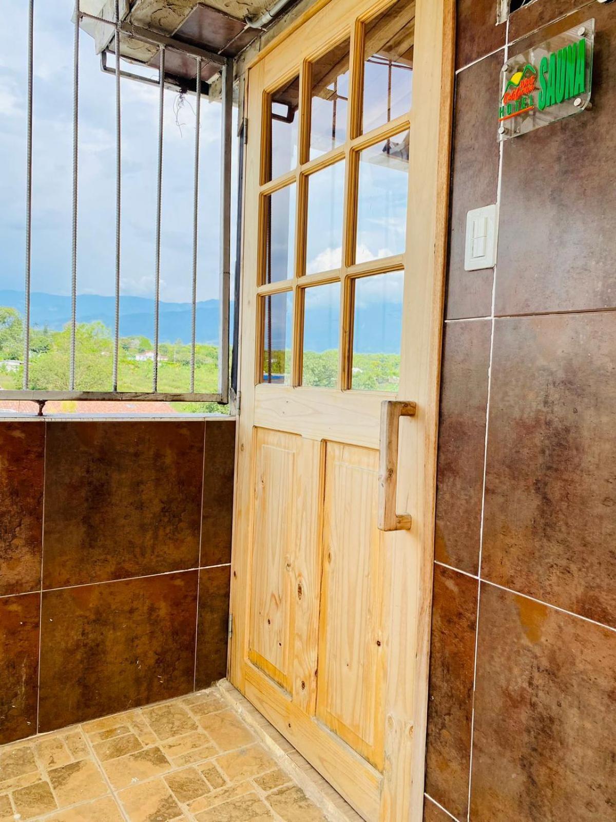 西加州酒店 Puerto Espejo 外观 照片