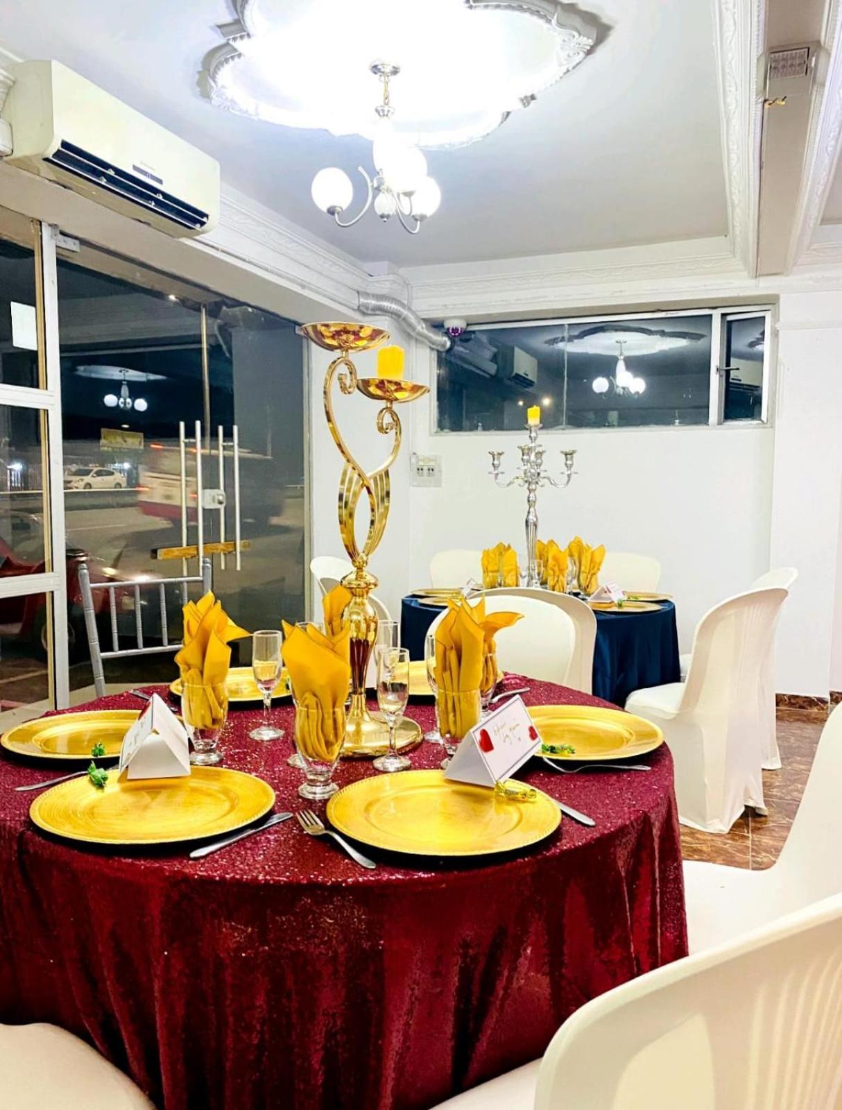西加州酒店 Puerto Espejo 外观 照片
