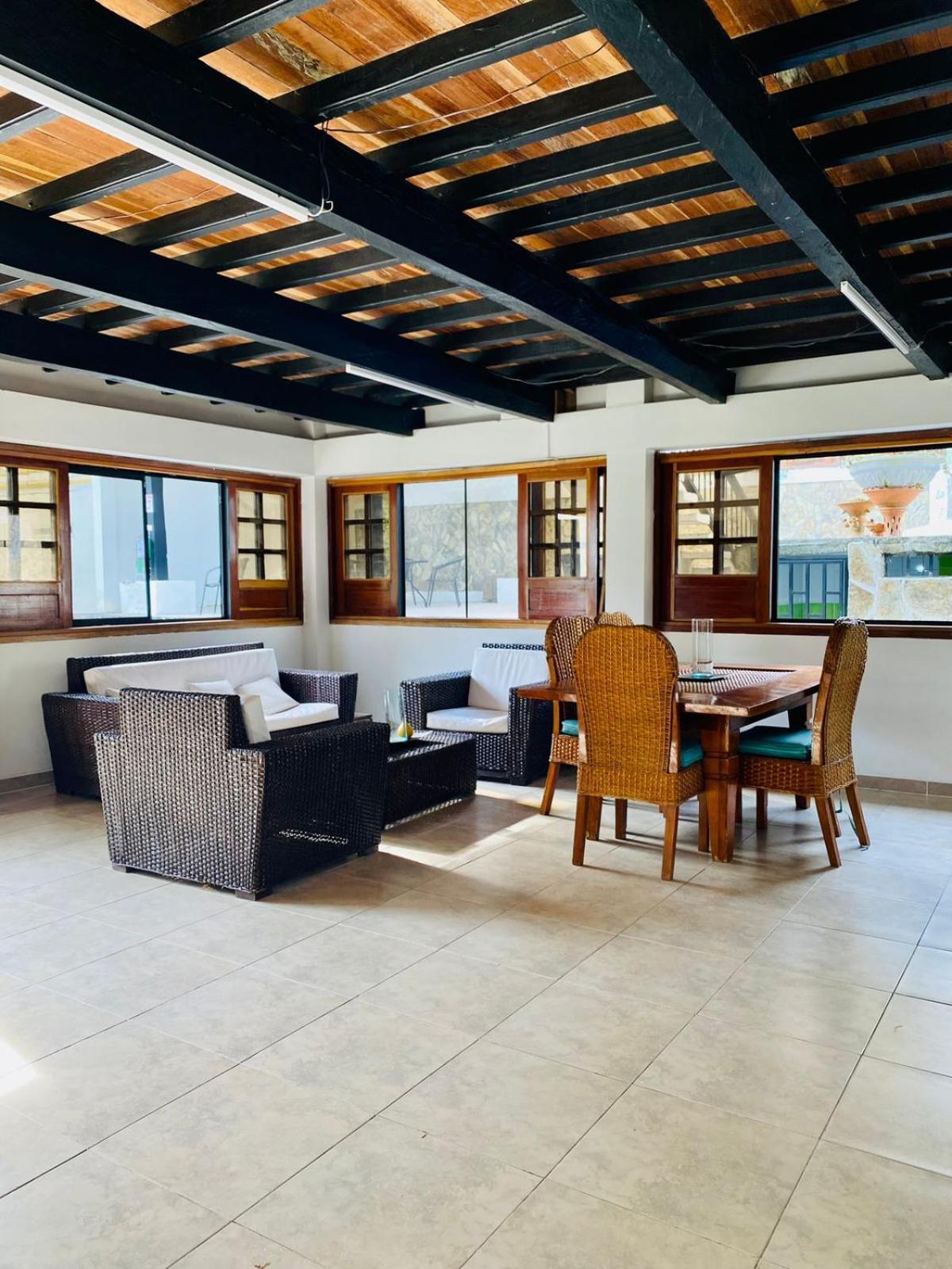 西加州酒店 Puerto Espejo 外观 照片
