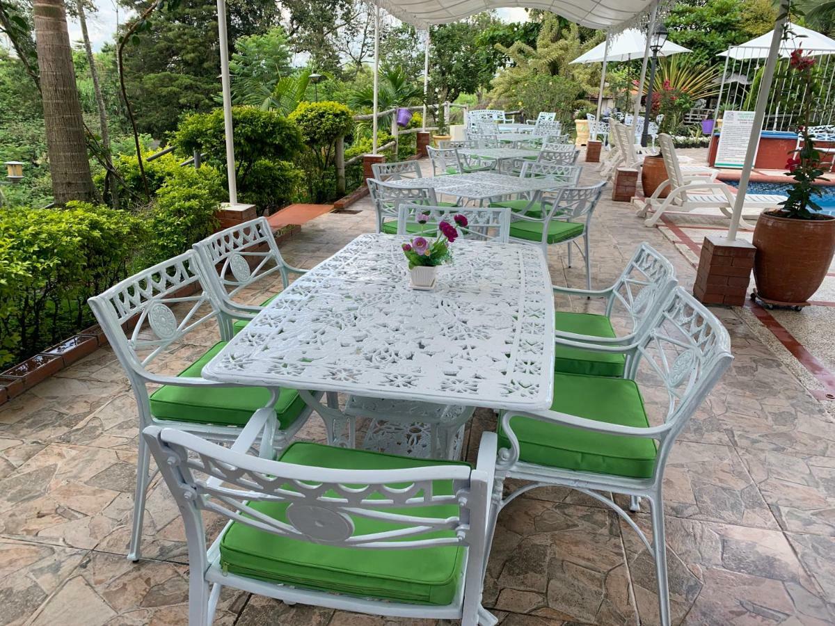 西加州酒店 Puerto Espejo 外观 照片